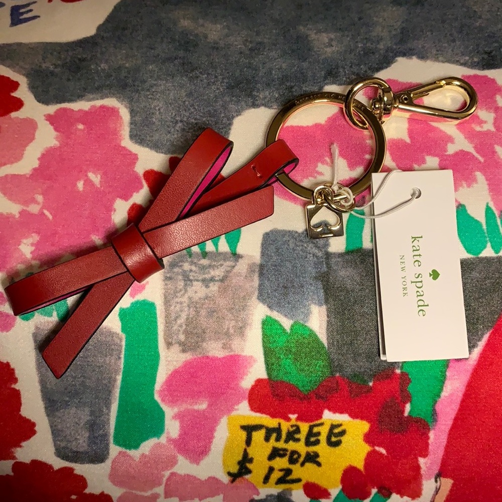 ♠️ kate spade pillbox key fob